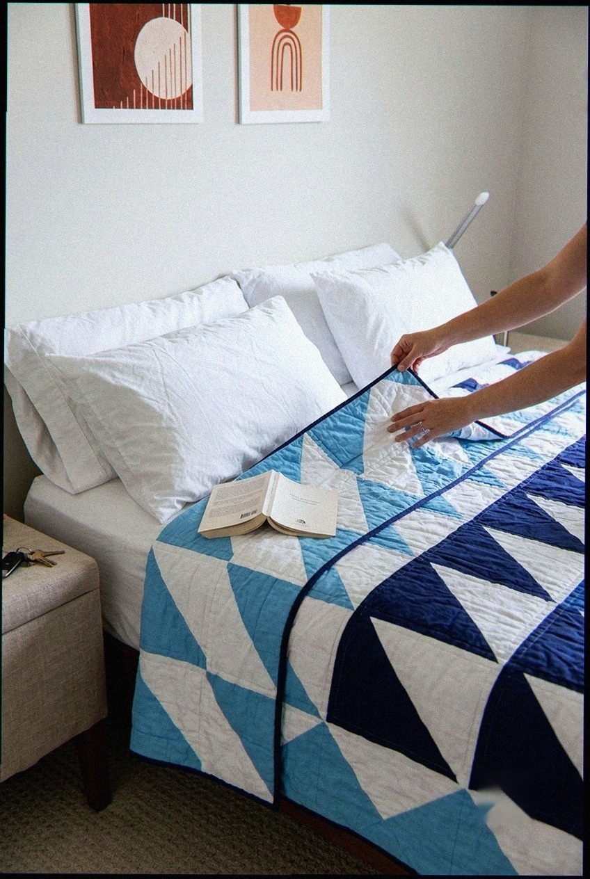 Artful Anchors: Elevating Bedroom Spaces with Natural Grain