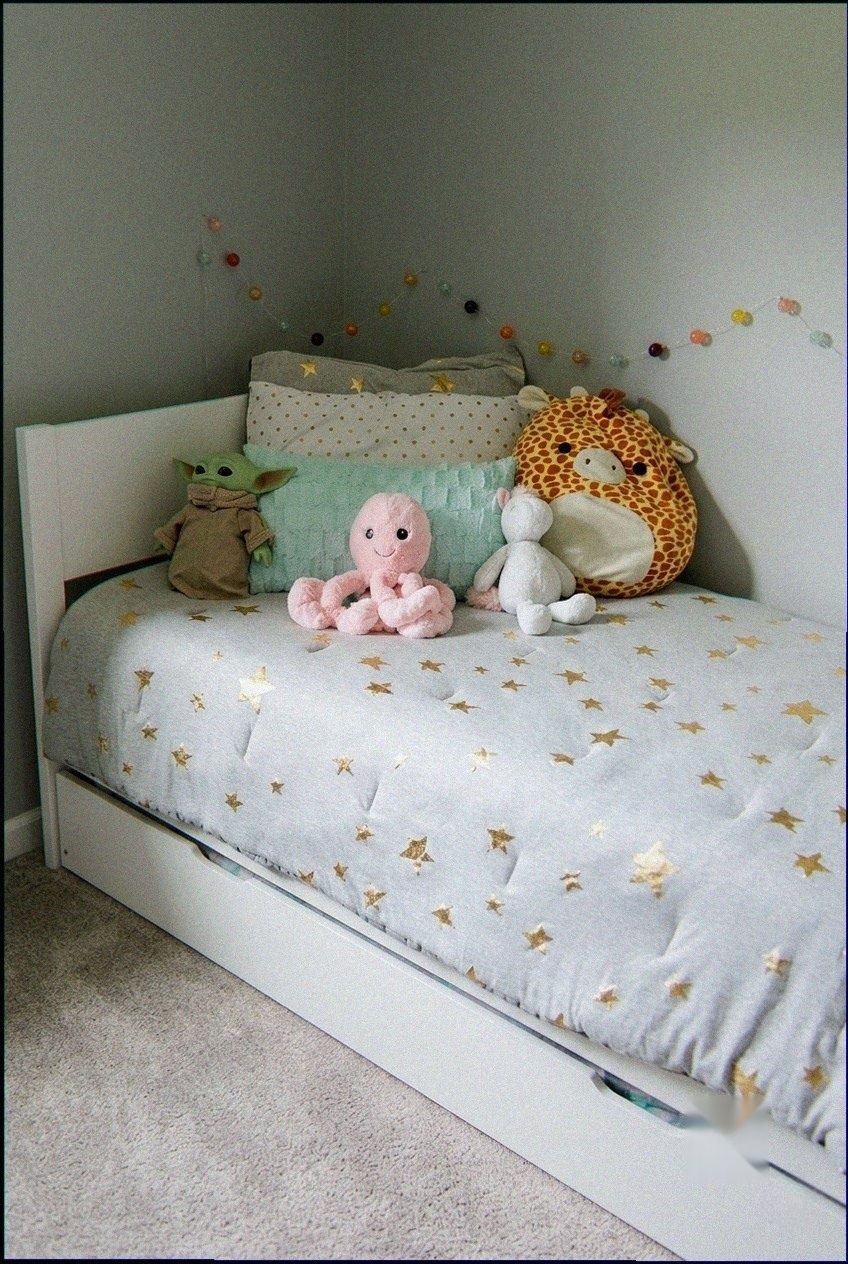 Elevating the Guest Room: Styling the Solid Wood Platform Bed with Trundle