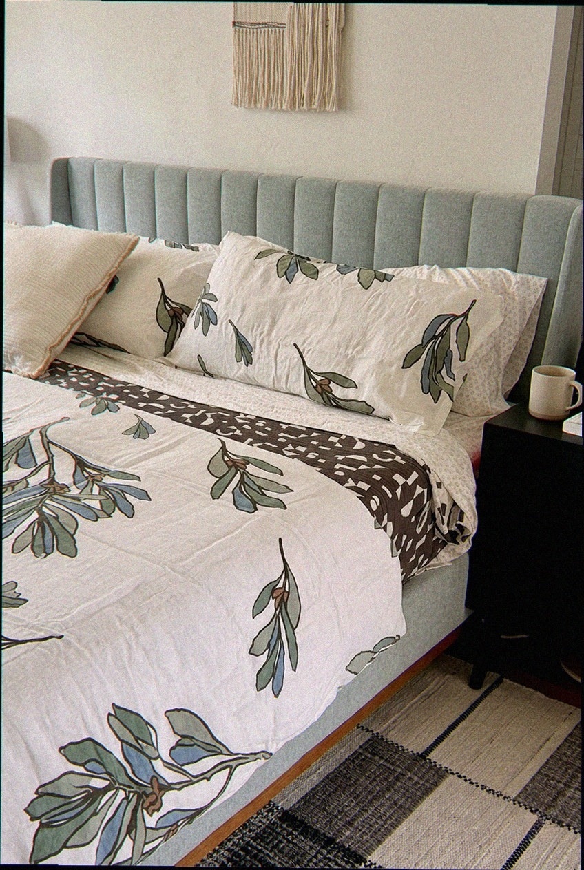 Curating an Intimate Sanctuary with Layered Textures and Tailored Lines