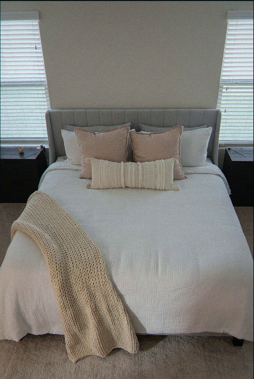 Curating an Intimate Sanctuary with Layered Textures and Tailored Lines